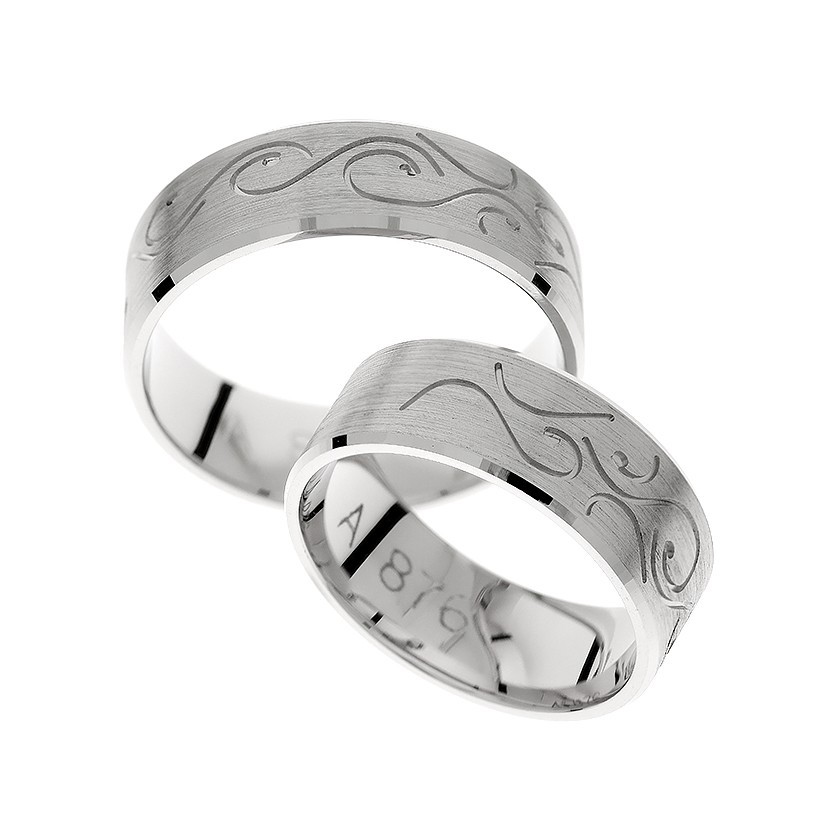 White Gold Matching Bands with Intricate Pattern Engraving: Timeless Elegance