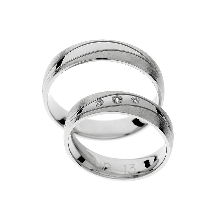 Plain White Gold Matching Bands with Engraved Pattern and Diamonds: Timeless Elegance