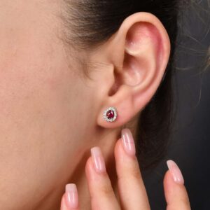 18kt White Gold Ear Studs